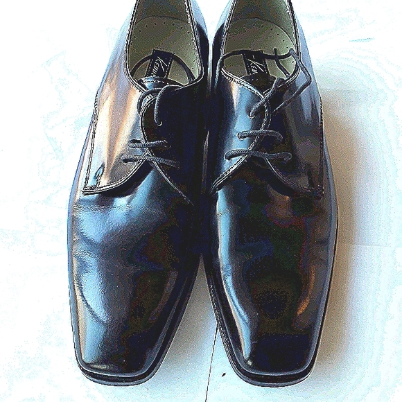Black Kenneth Cole Shoes - Picture 2 of 8